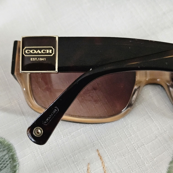 Beautiful Coach Sunglasses 👓 amber glasses - Picture 2 of 15